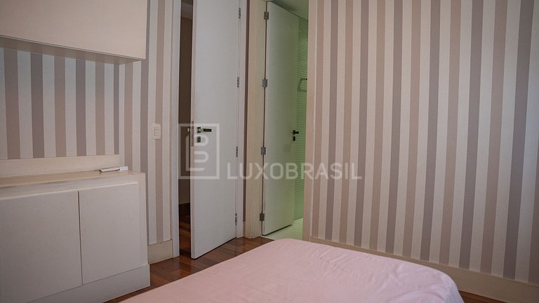 Luxobrasil #RJ89 Beachfront Apartment Barra Vacation Rentals