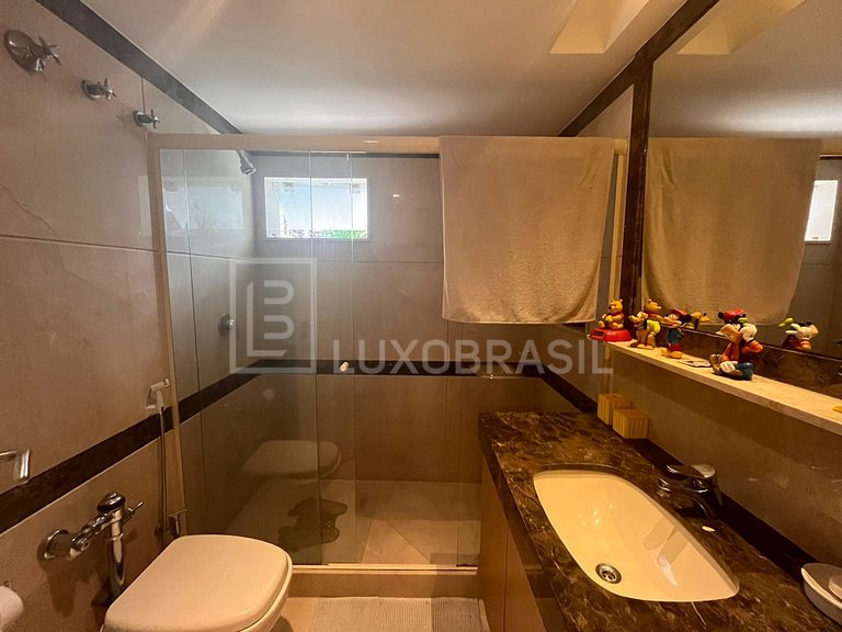 LuxoBrasil #RJ123 Refúgio exclusivo no Condomínio Vivendas d