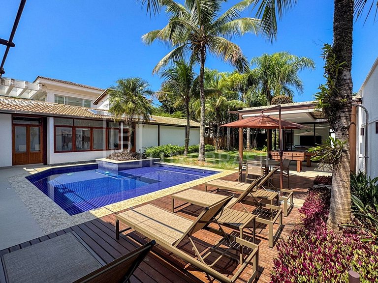 LB - SP11 Villa Guarujá – Fully Equipped Beachfront Home