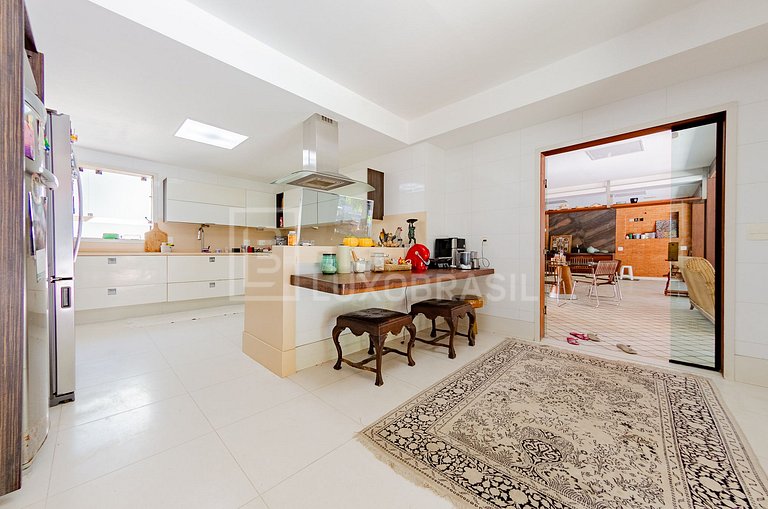 LB - RJ843 Casa con 6 suites en venta en el Condominio Nova