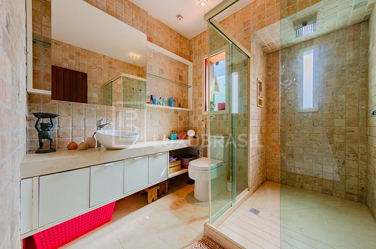 LB - RJ843 House with 6 suites in Nova Ipanema Condominium,