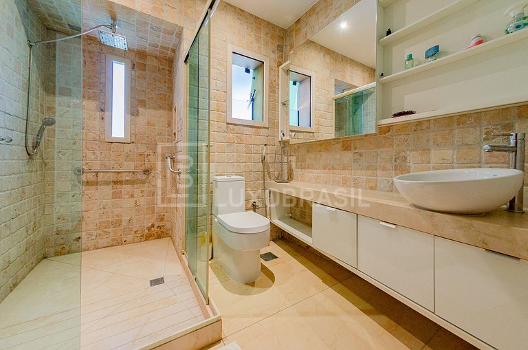 LB - RJ843 House with 6 suites in Nova Ipanema Condominium,