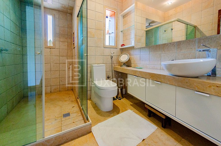 LB - RJ843 Casa con 6 suites en venta en el Condominio Nova