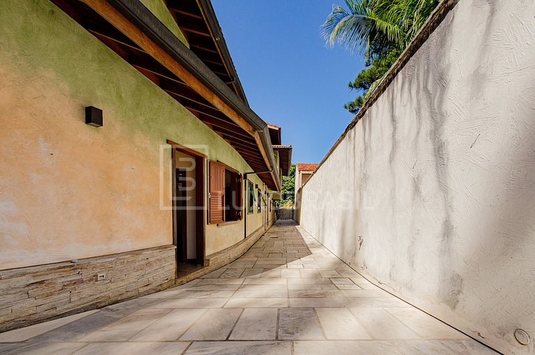 LB - RJ843 Casa con 6 suites en venta en el Condominio Nova