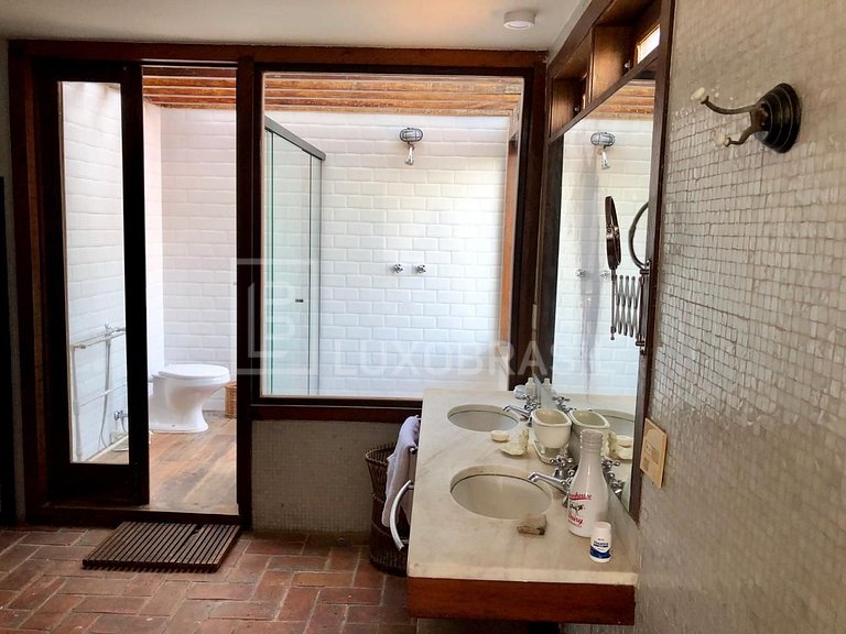 LB - RJ710 Spectacular 900m² Home in Joá with Panoramic Ocea