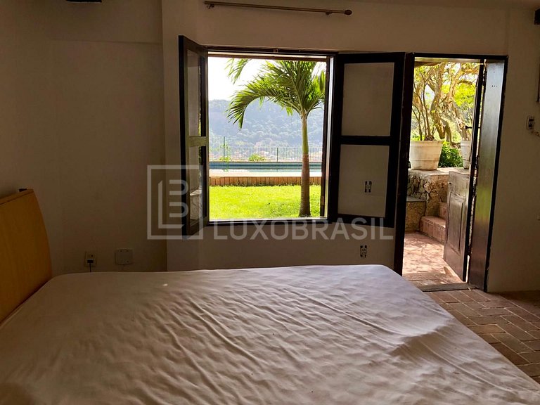 LB - RJ710 Casa espetacular de 900m² no Joá, com vista panor