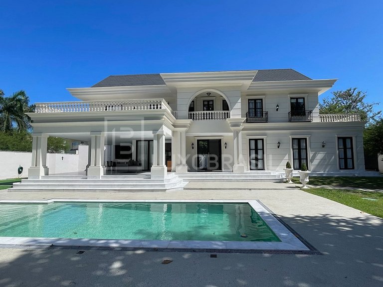 LB - RJ858 Casa Mandala: Luxurious Triplex House – 1,000 m²