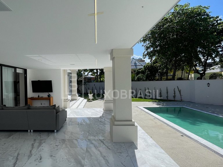 LB - RJ858 Cada Mandala: Luxuosa casa Triplex – 1.000m² de S