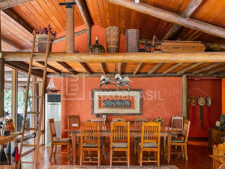 LB - SE16 Mountain Retreat in Corrêas | 5 Suites | Long-Term
