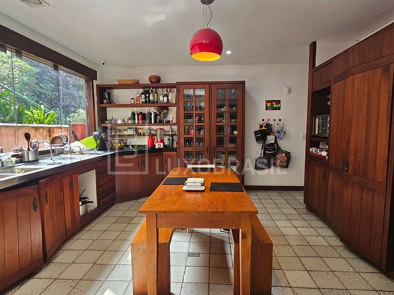 LB - RJ121 Elegância e natureza em harmonia: o espaço ideal