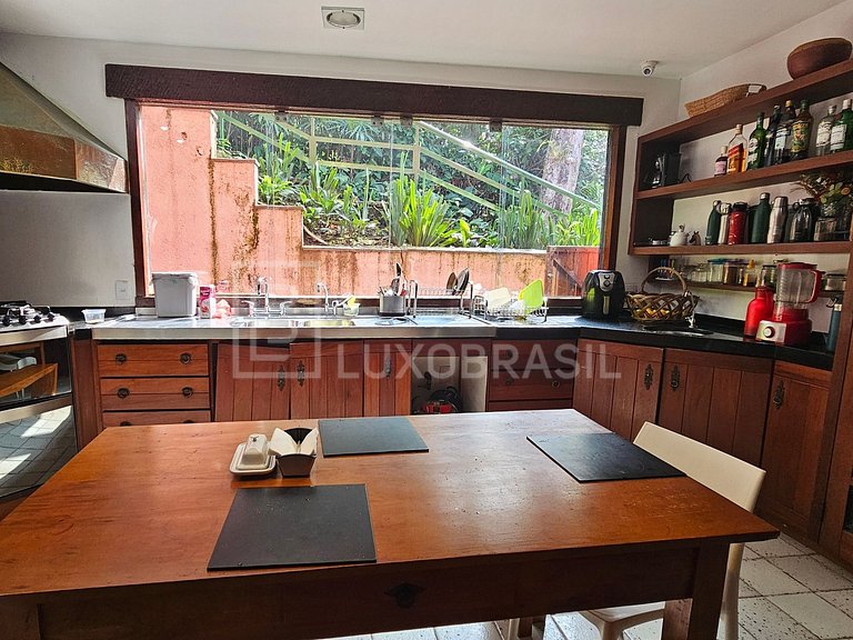 LB - RJ121 Elegância e natureza em harmonia: o espaço ideal