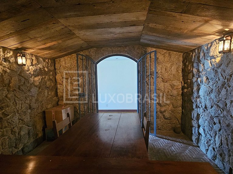 LB - RJ121 Elegance and Nature in Harmony: The Perfect Space