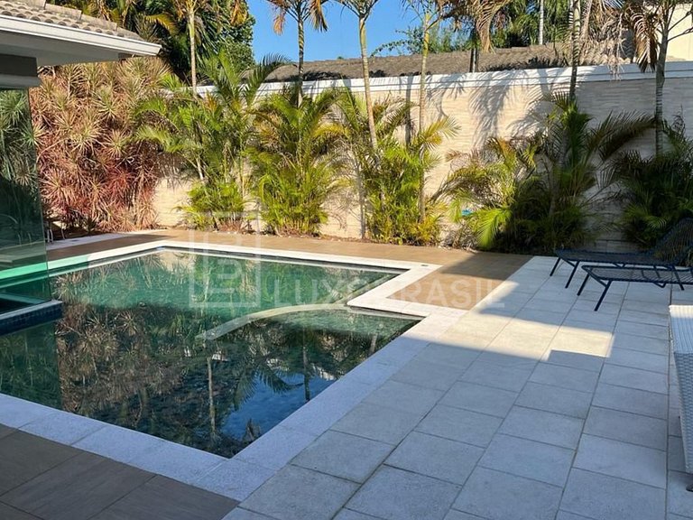 LB - RJ898 Casa com 04 suítes para aluguel e compra, 600 m²