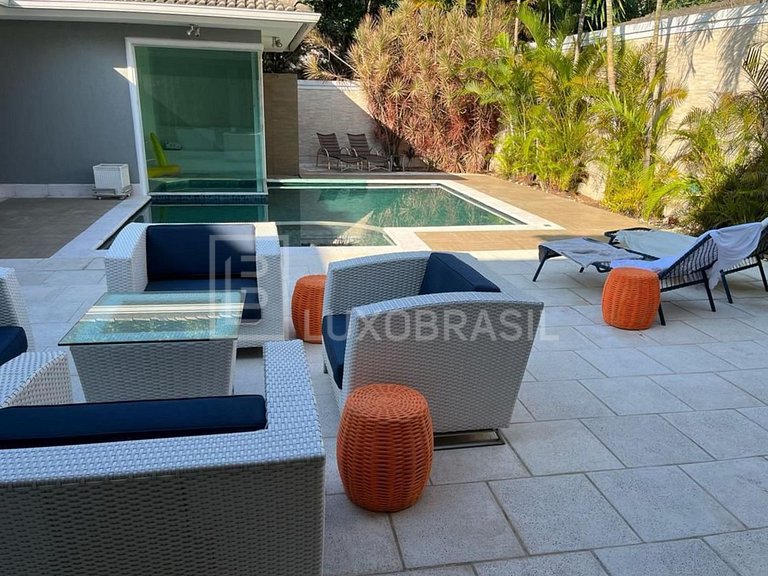 LB - RJ898 Casa com 04 suítes para aluguel e compra, 600 m²