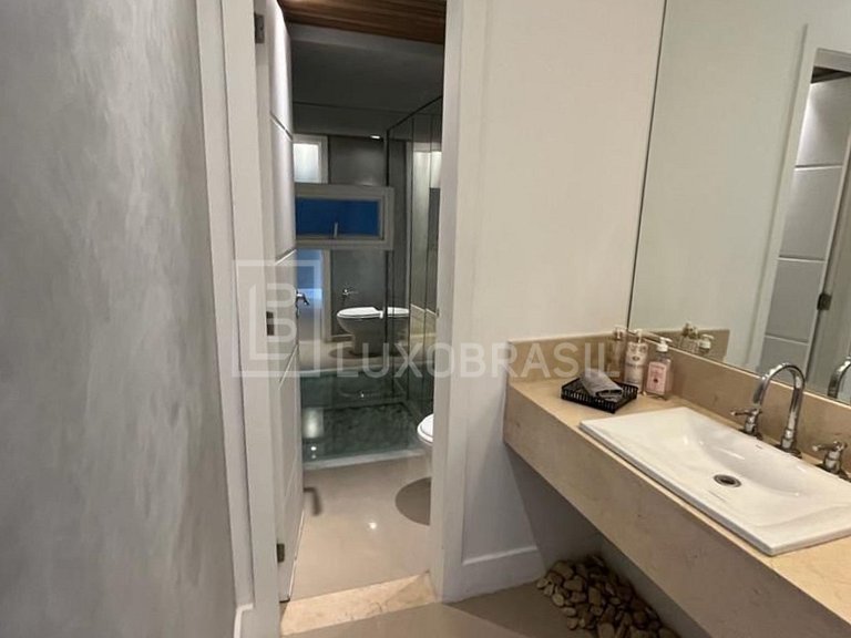 LB - RJ898 Casa com 04 suítes para aluguel e compra, 600 m²