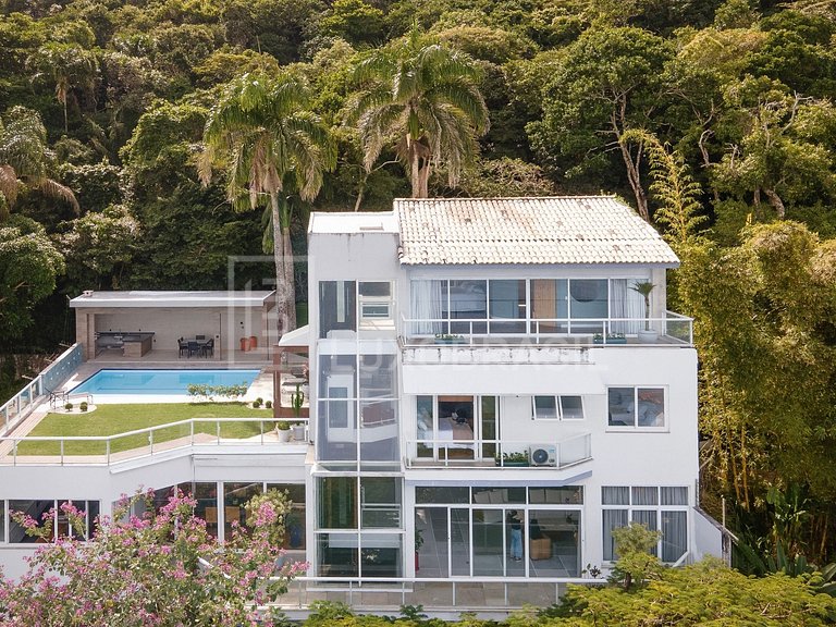 Villa Irvana 04 Suítes em São Conrado