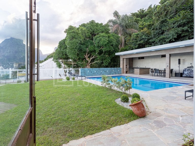 Villa Irvana 04 Suítes em São Conrado