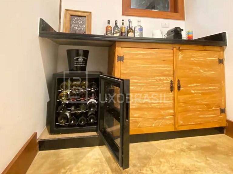 LB - PET800 Casa com 03 quartos, 250 m² - aluguel por R$ 11.