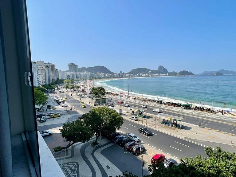 LB - RJ806 Apartamento com 03 quartos para alugar por R$ 18.