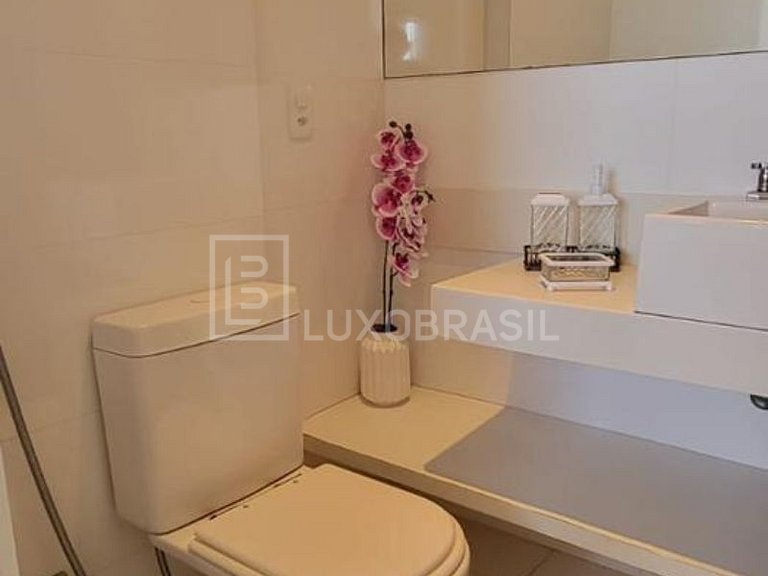 LB - RJ806 Apartamento com 03 quartos para alugar por R$ 18.