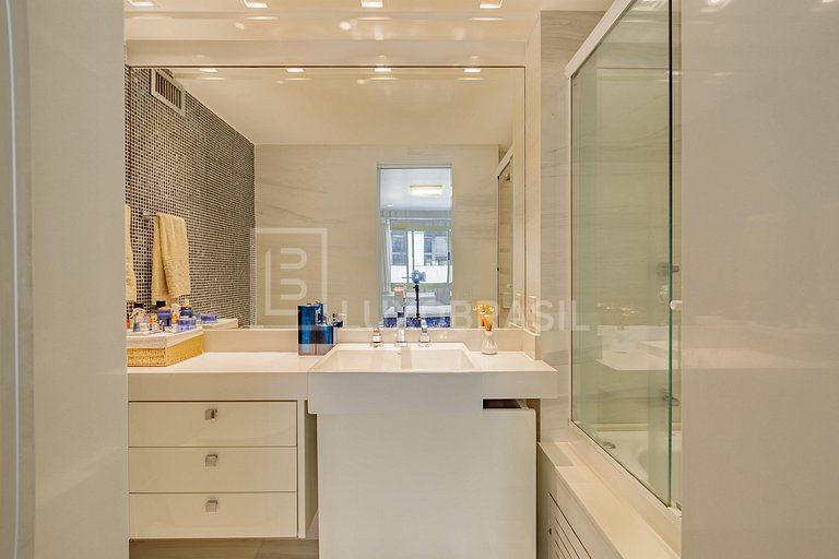 LB - RJ933 4-Bedroom Penthouse for Sale, 240 m² - Botafogo