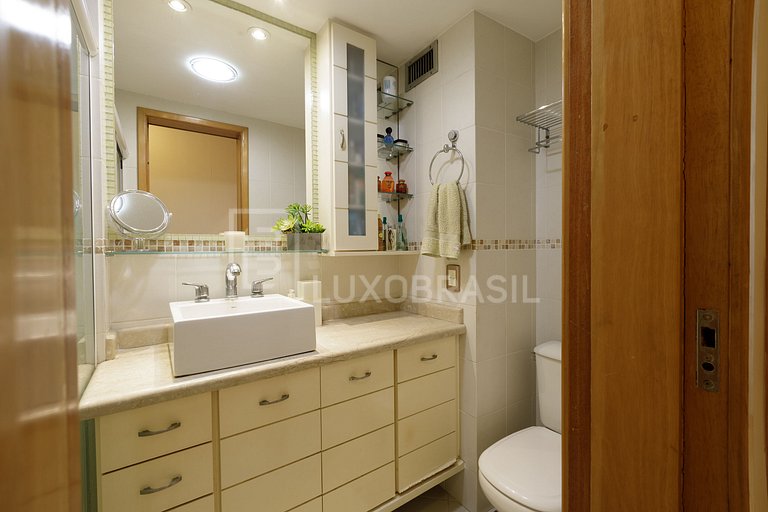 LB - RJ933 4-Bedroom Penthouse for Sale, 240 m² - Botafogo