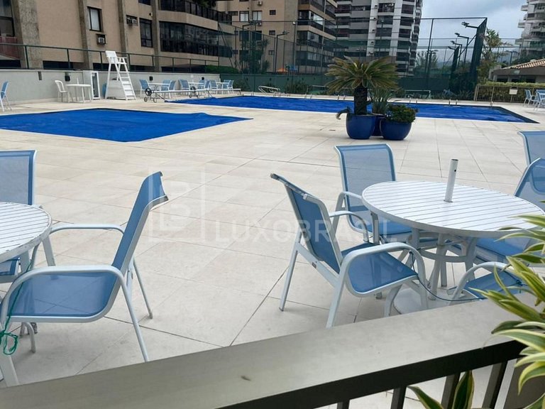 LB - RJ990 Apartamento com 04 Quartos no Costa del Sol à ven