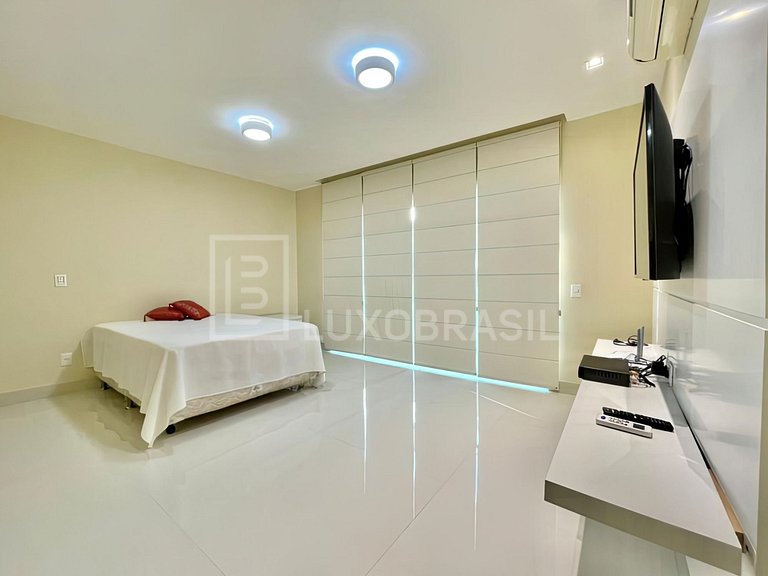 LB - RJ940 Casa com 05 Suítes à venda, 780 m² por R$ 8.000.0
