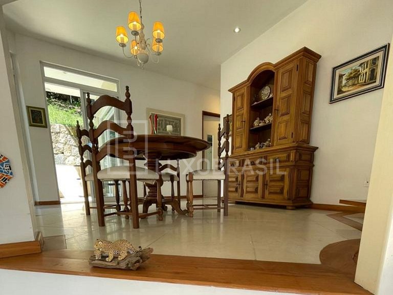 LB - RJ947 Casa com 04 suítes à venda, 485 m² por R$ 3.390.0