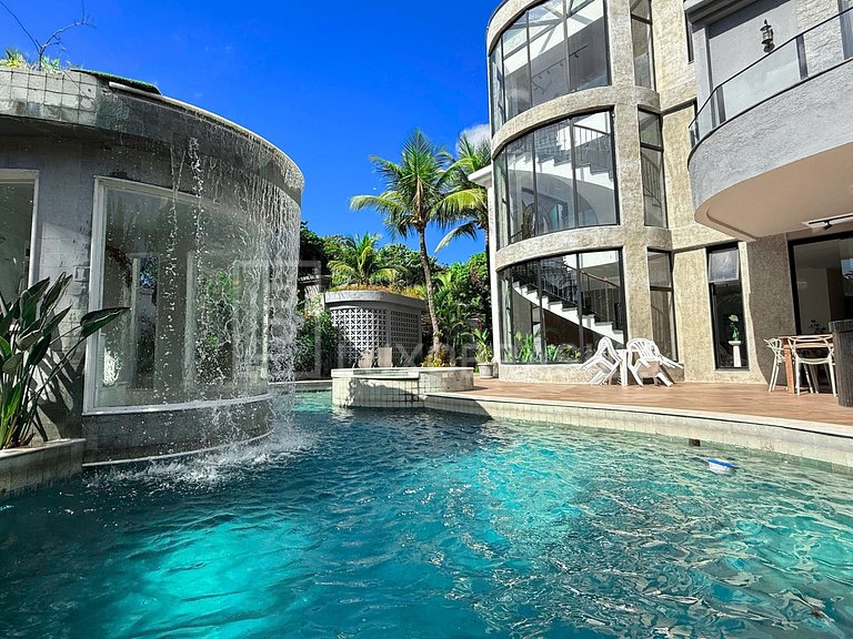 LB - RJ886 Casa Triplex com Piscina e 7 Suítes no Vivendas d