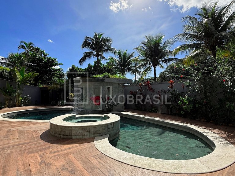 LB - RJ886 Casa Triplex com Piscina e 7 Suítes no Vivendas d