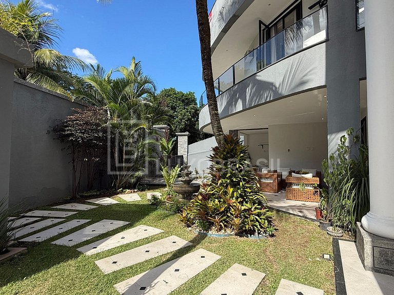 LB - RJ886 Casa Triplex com Piscina e 7 Suítes no Vivendas d