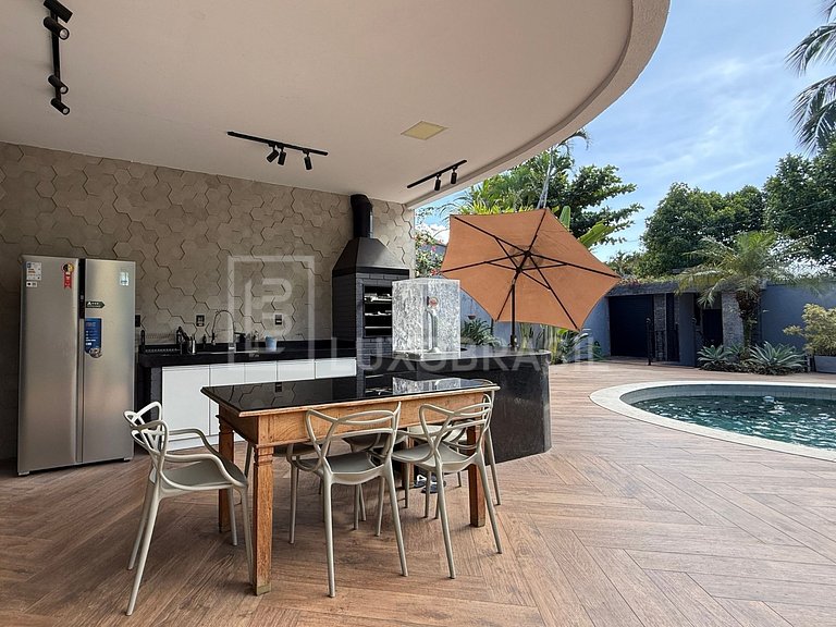 LB - RJ886 Casa Triplex com Piscina e 7 Suítes no Vivendas d