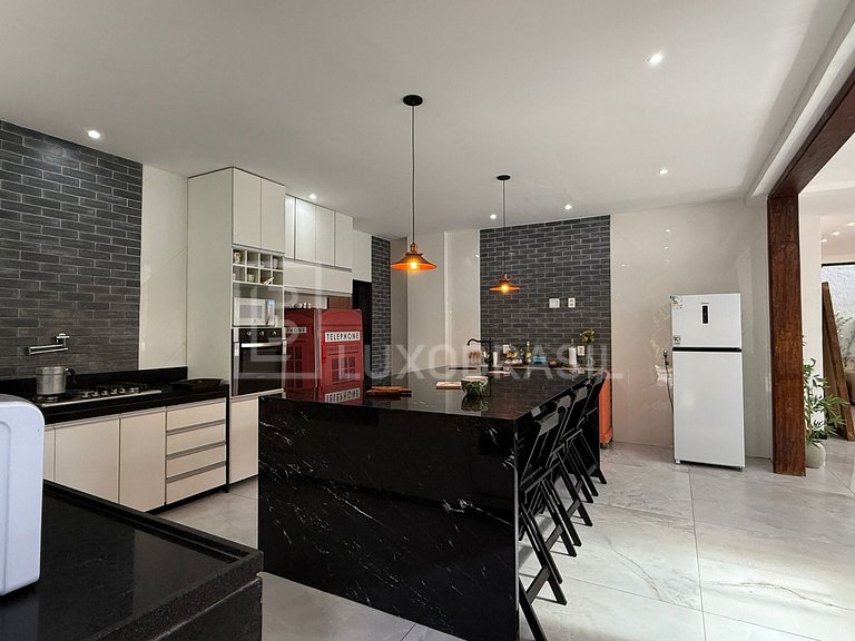 LB - RJ886 Casa Triplex com Piscina e 7 Suítes no Vivendas d