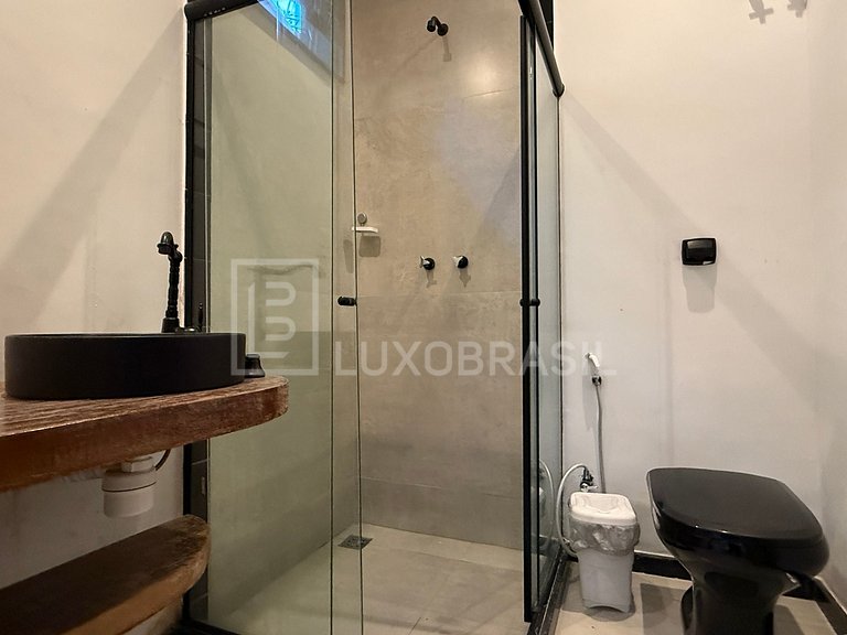LB - RJ886 Casa Triplex com Piscina e 7 Suítes no Vivendas d