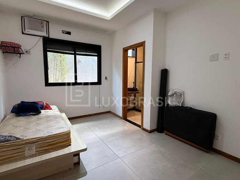 LB - RJ886 Casa Triplex com Piscina e 7 Suítes no Vivendas d
