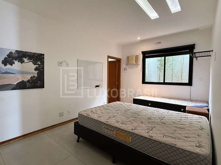 LB - RJ886 Casa Triplex com Piscina e 7 Suítes no Vivendas d