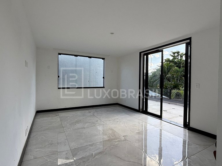 LB - RJ886 Casa Triplex com Piscina e 7 Suítes no Vivendas d