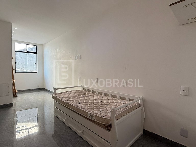 LB - RJ886 Casa Triplex com Piscina e 7 Suítes no Vivendas d