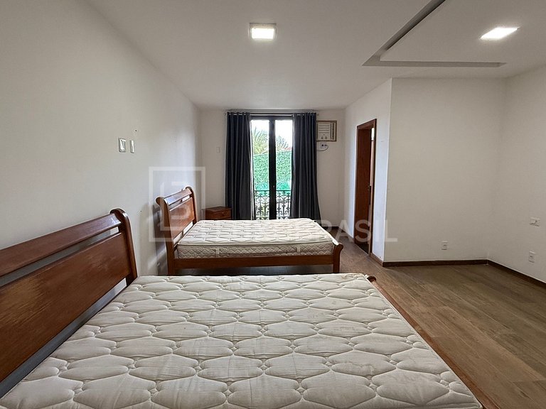 LB - RJ886 Casa Triplex com Piscina e 7 Suítes no Vivendas d