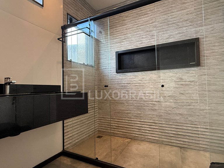 LB - RJ886 Casa Triplex com Piscina e 7 Suítes no Vivendas d