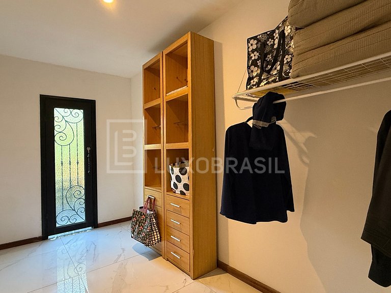 LB - RJ886 Casa Triplex com Piscina e 7 Suítes no Vivendas d