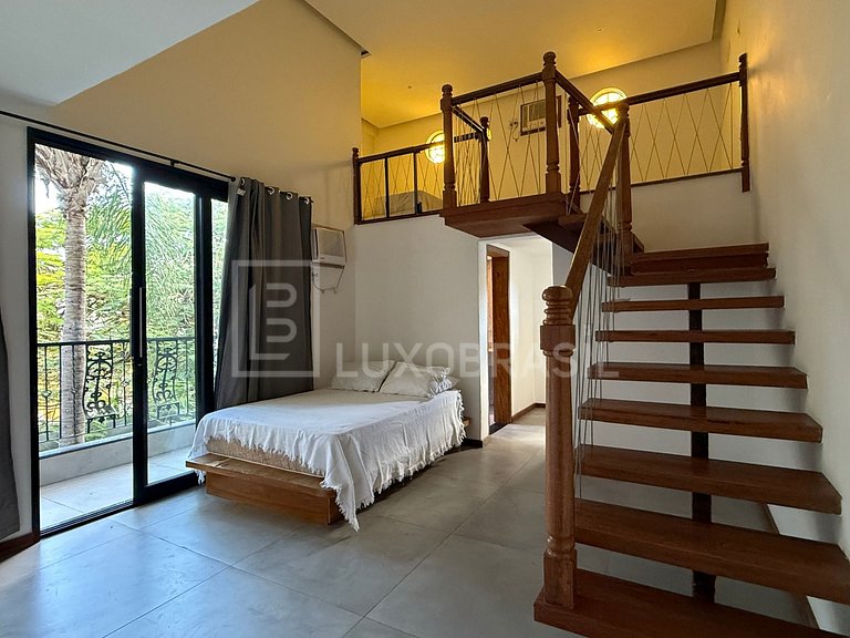 LB - RJ886 Casa Triplex com Piscina e 7 Suítes no Vivendas d