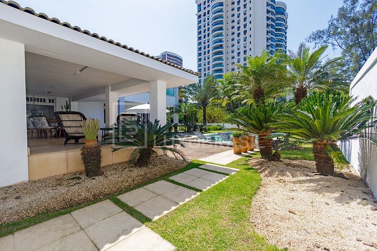 LB - RJ945 Casa com 04 Suítes à venda, 900 m² por R$ 10.500.