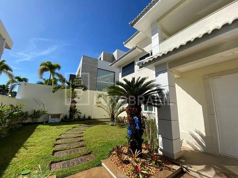 LB - RJ955 Casa triplex em estilo Brezinski, 06 suítes, com