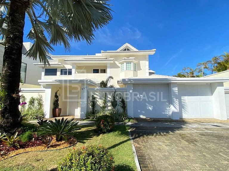 LB - RJ955 Casa triplex em estilo Brezinski, 06 suítes, com