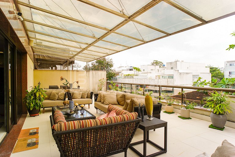LB - RJ855 Penthouse de 4 Suites, 360 m² – Alquiler a Largo