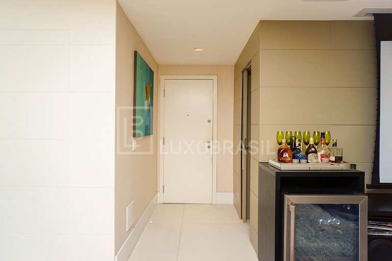 LB - RJ855 Penthouse de 4 Suites, 360 m² – Alquiler a Largo