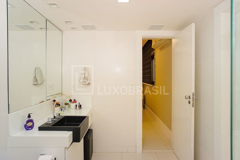 LB - RJ855 4-Suite Penthouse, 360 m² – For Sale for R$ 4,500