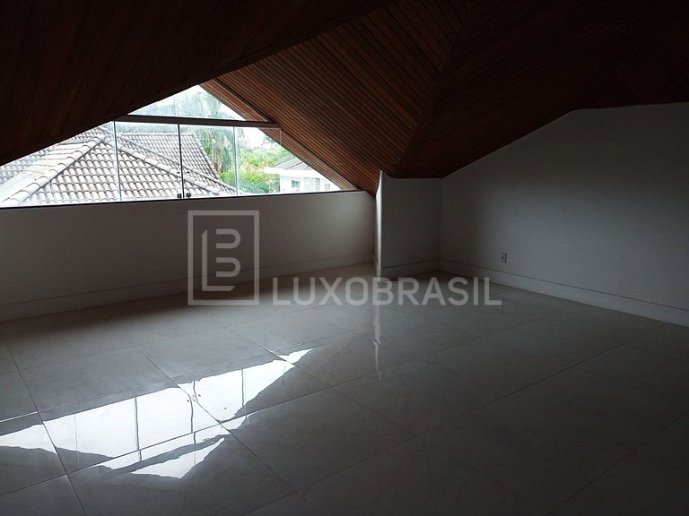 LB - RJ959 Mansão em estilo contemporâneo, com 928m² de área